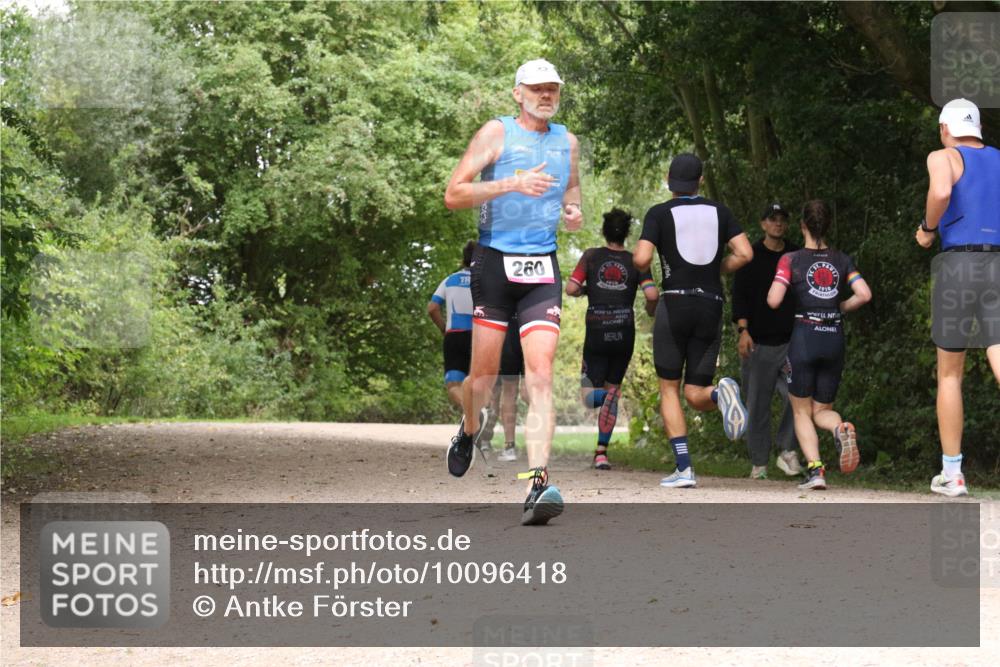 30.08.2026 - Elbe Triathlon Hamburg Antke Förster http://msf.ph/oto/10096418 30.08.2026 10:21:31 Laufen 260, 1910 meine-sportfotos.de