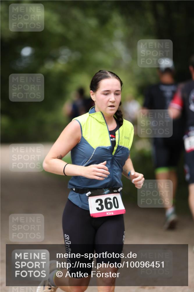 30.08.2026 - Elbe Triathlon Hamburg Antke Förster http://msf.ph/oto/10096451 30.08.2026 10:16:42 Laufen 54, 360 meine-sportfotos.de