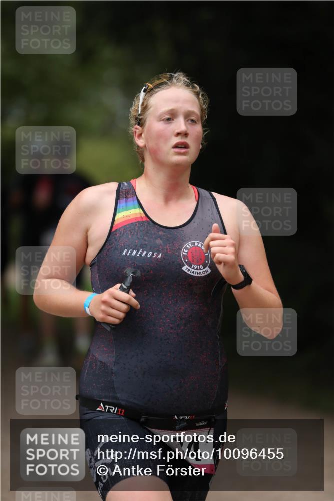 30.08.2026 - Elbe Triathlon Hamburg Antke Förster http://msf.ph/oto/10096455 30.08.2026 10:16:44 Laufen 11, 1910, 4 meine-sportfotos.de