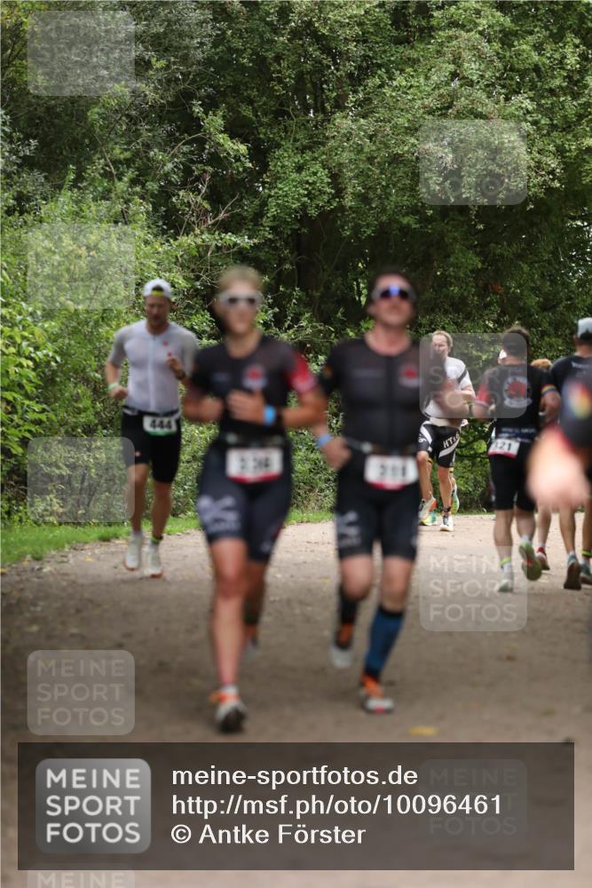 30.08.2026 - Elbe Triathlon Hamburg Antke Förster http://msf.ph/oto/10096461 30.08.2026 10:16:47 Laufen 444, 321 meine-sportfotos.de