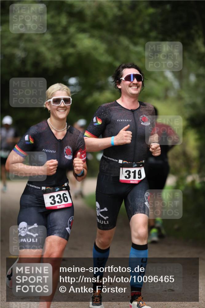 30.08.2026 - Elbe Triathlon Hamburg Antke Förster http://msf.ph/oto/10096465 30.08.2026 10:16:49 Laufen 319, 336 meine-sportfotos.de