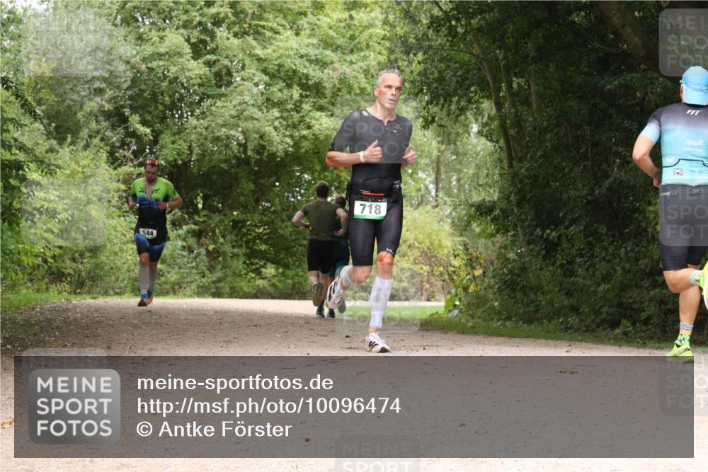 30.08.2026 - Elbe Triathlon Hamburg Antke Förster http://msf.ph/oto/10096474 30.08.2026 10:22:42 Laufen 544, 718 meine-sportfotos.de