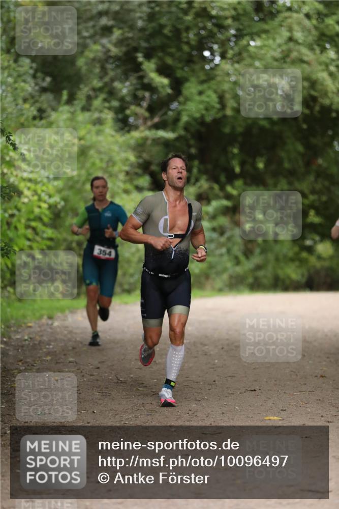 30.08.2026 - Elbe Triathlon Hamburg Antke Förster http://msf.ph/oto/10096497 30.08.2026 10:17:24 Laufen 354 meine-sportfotos.de