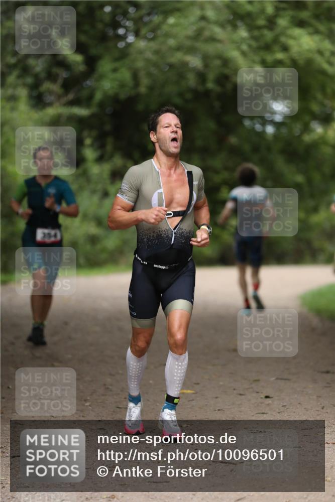 30.08.2026 - Elbe Triathlon Hamburg Antke Förster http://msf.ph/oto/10096501 30.08.2026 10:17:25 Laufen 204 meine-sportfotos.de
