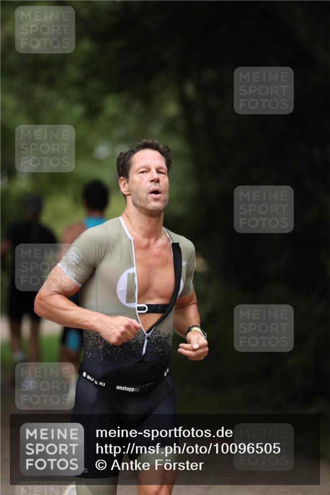 30.08.2026 - Elbe Triathlon Hamburg Antke Förster http://msf.ph/oto/10096505 30.08.2026 10:17:26 Laufen  meine-sportfotos.de