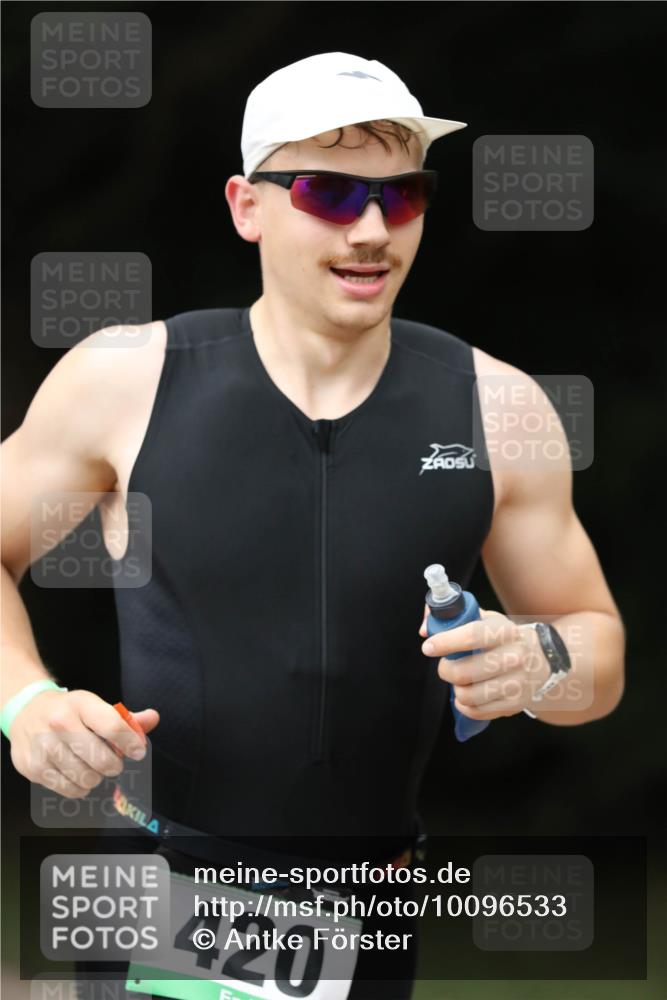 30.08.2026 - Elbe Triathlon Hamburg Antke Förster http://msf.ph/oto/10096533 30.08.2026 10:17:45 Laufen 420 meine-sportfotos.de