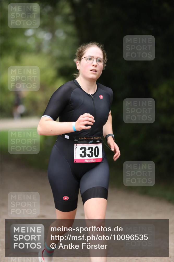 30.08.2026 - Elbe Triathlon Hamburg Antke Förster http://msf.ph/oto/10096535 30.08.2026 10:17:47 Laufen 330 meine-sportfotos.de