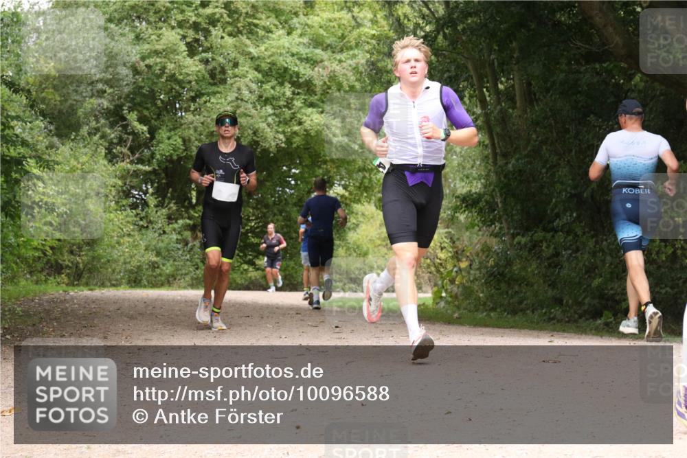 30.08.2026 - Elbe Triathlon Hamburg Antke Förster http://msf.ph/oto/10096588 30.08.2026 10:24:17 Laufen  meine-sportfotos.de