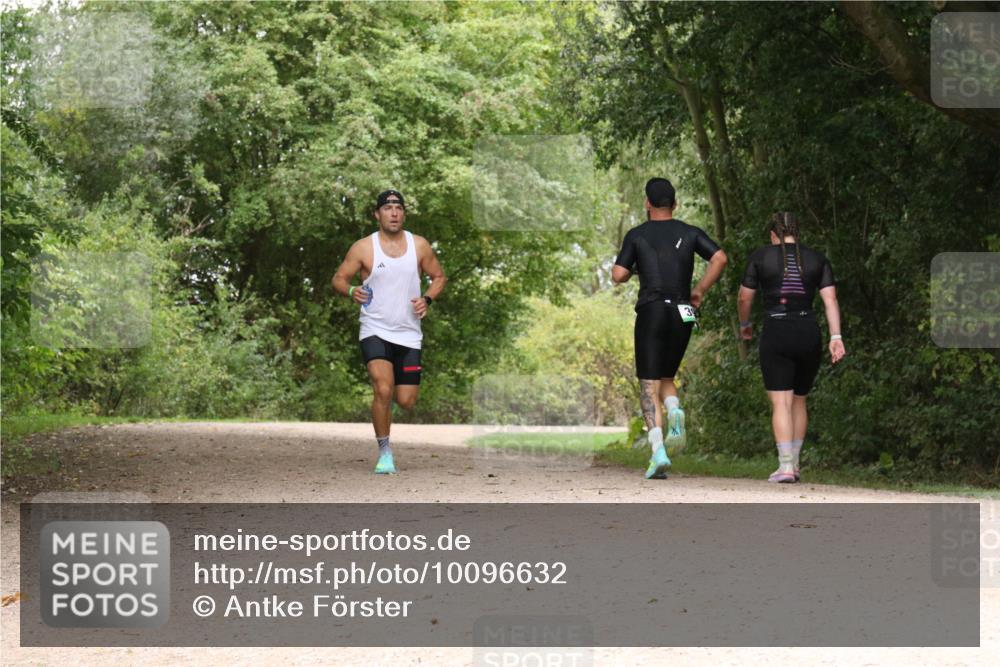 30.08.2026 - Elbe Triathlon Hamburg Antke Förster http://msf.ph/oto/10096632 30.08.2026 10:25:10 Laufen 3 meine-sportfotos.de