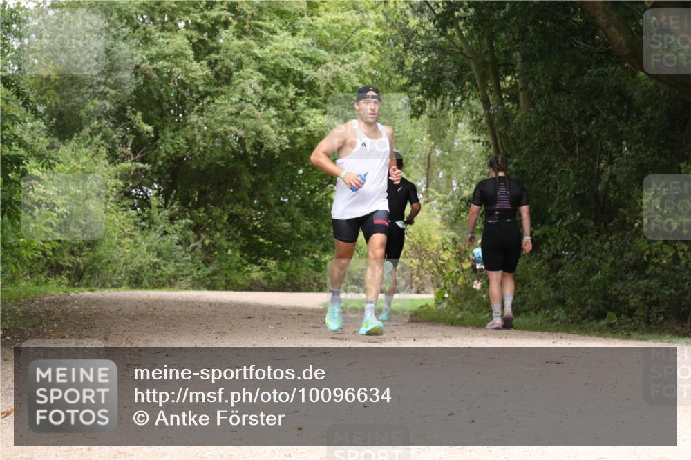 30.08.2026 - Elbe Triathlon Hamburg Antke Förster http://msf.ph/oto/10096634 30.08.2026 10:25:10 Laufen  meine-sportfotos.de