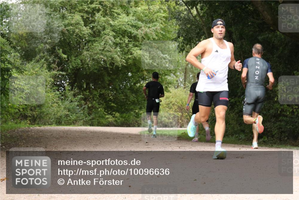 30.08.2026 - Elbe Triathlon Hamburg Antke Förster http://msf.ph/oto/10096636 30.08.2026 10:25:11 Laufen  meine-sportfotos.de