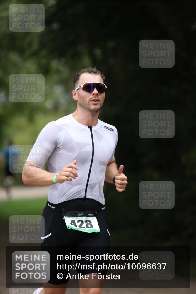 30.08.2026 - Elbe Triathlon Hamburg Antke Förster http://msf.ph/oto/10096637 30.08.2026 10:19:49 Laufen 428 meine-sportfotos.de