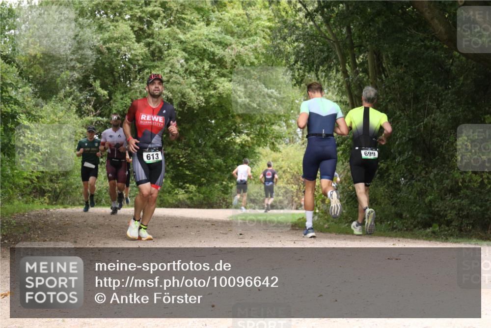 30.08.2026 - Elbe Triathlon Hamburg Antke Förster http://msf.ph/oto/10096642 30.08.2026 10:25:38 Laufen 613, 699 meine-sportfotos.de