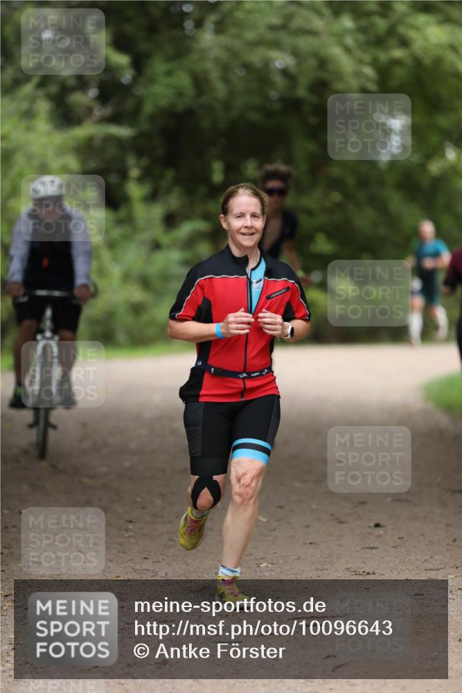 30.08.2026 - Elbe Triathlon Hamburg Antke Förster http://msf.ph/oto/10096643 30.08.2026 10:19:55 Laufen  meine-sportfotos.de
