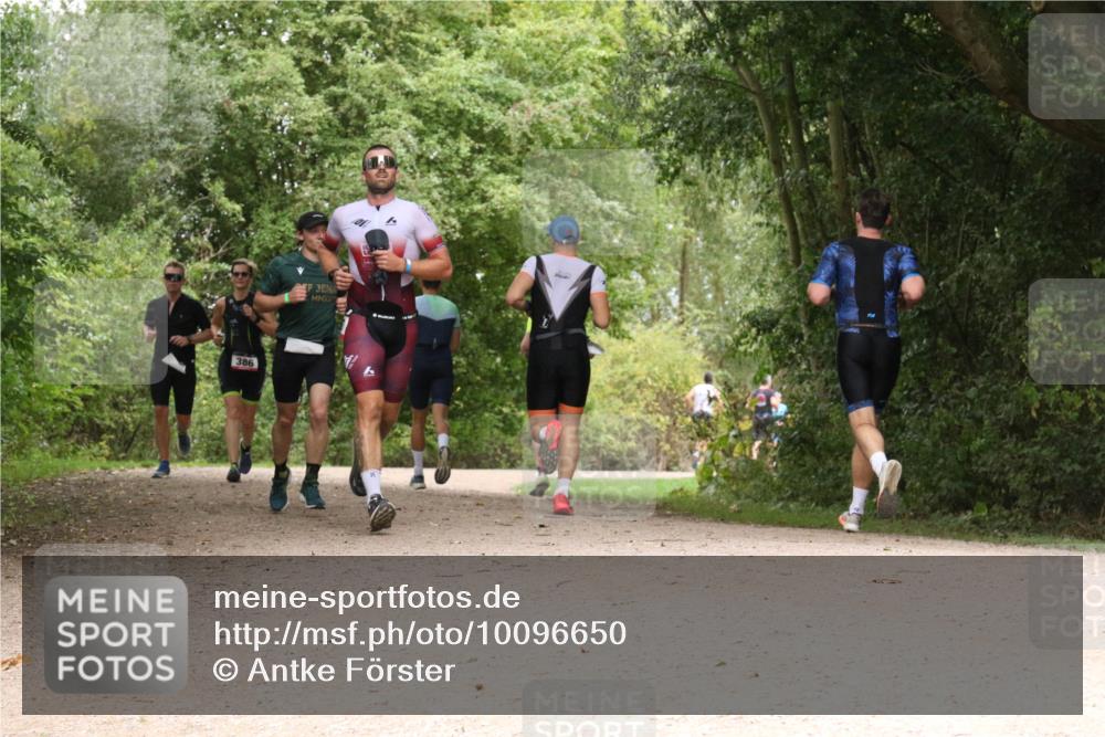 30.08.2026 - Elbe Triathlon Hamburg Antke Förster http://msf.ph/oto/10096650 30.08.2026 10:25:40 Laufen 386 meine-sportfotos.de