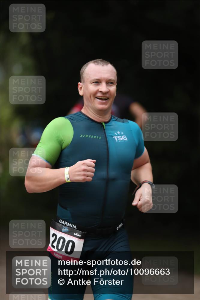 30.08.2026 - Elbe Triathlon Hamburg Antke Förster http://msf.ph/oto/10096663 30.08.2026 10:20:08 Laufen 20, 200 meine-sportfotos.de
