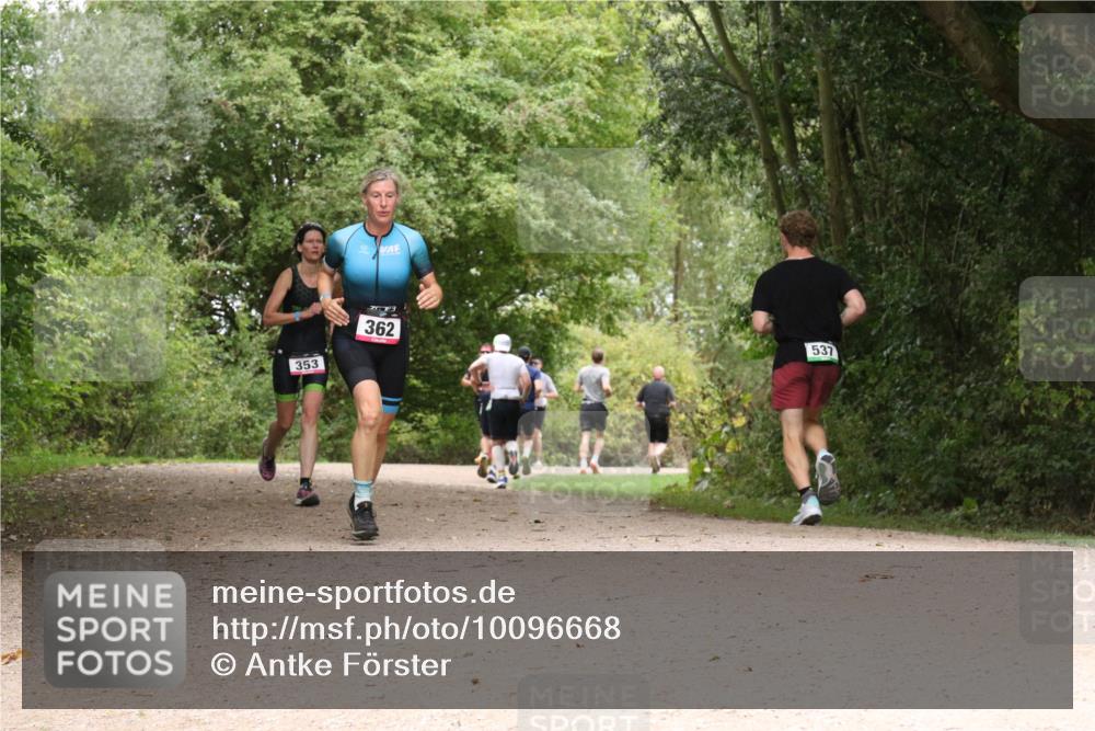 30.08.2026 - Elbe Triathlon Hamburg Antke Förster http://msf.ph/oto/10096668 30.08.2026 10:25:59 Laufen 353, 362, 537 meine-sportfotos.de