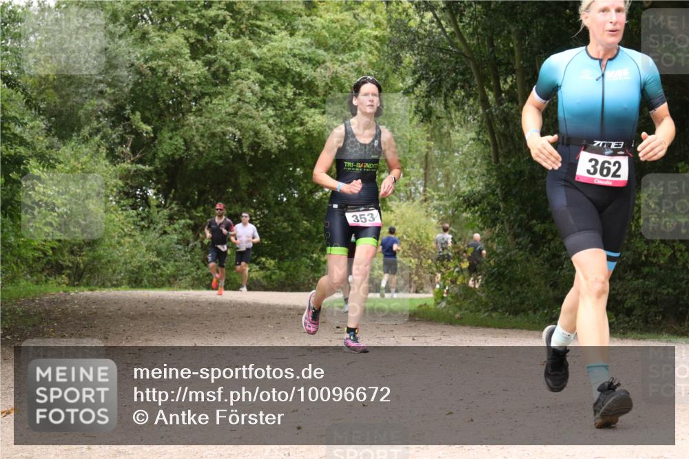 30.08.2026 - Elbe Triathlon Hamburg Antke Förster http://msf.ph/oto/10096672 30.08.2026 10:26:01 Laufen 362, 353 meine-sportfotos.de