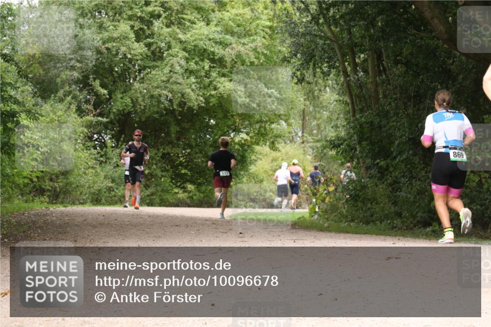 30.08.2026 - Elbe Triathlon Hamburg Antke Förster http://msf.ph/oto/10096678 30.08.2026 10:26:03 Laufen 537, 869 meine-sportfotos.de