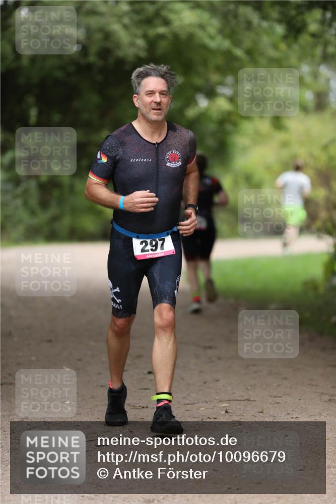 30.08.2026 - Elbe Triathlon Hamburg Antke Förster http://msf.ph/oto/10096679 30.08.2026 10:20:46 Laufen 297 meine-sportfotos.de