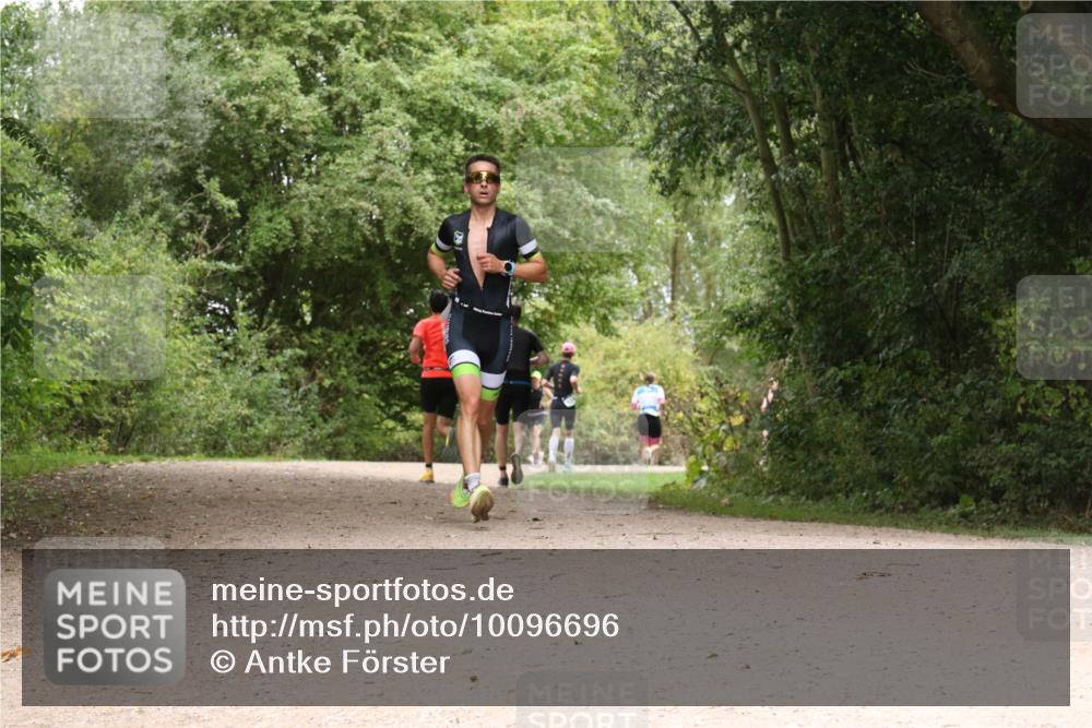 30.08.2026 - Elbe Triathlon Hamburg Antke Förster http://msf.ph/oto/10096696 30.08.2026 10:26:14 Laufen  meine-sportfotos.de