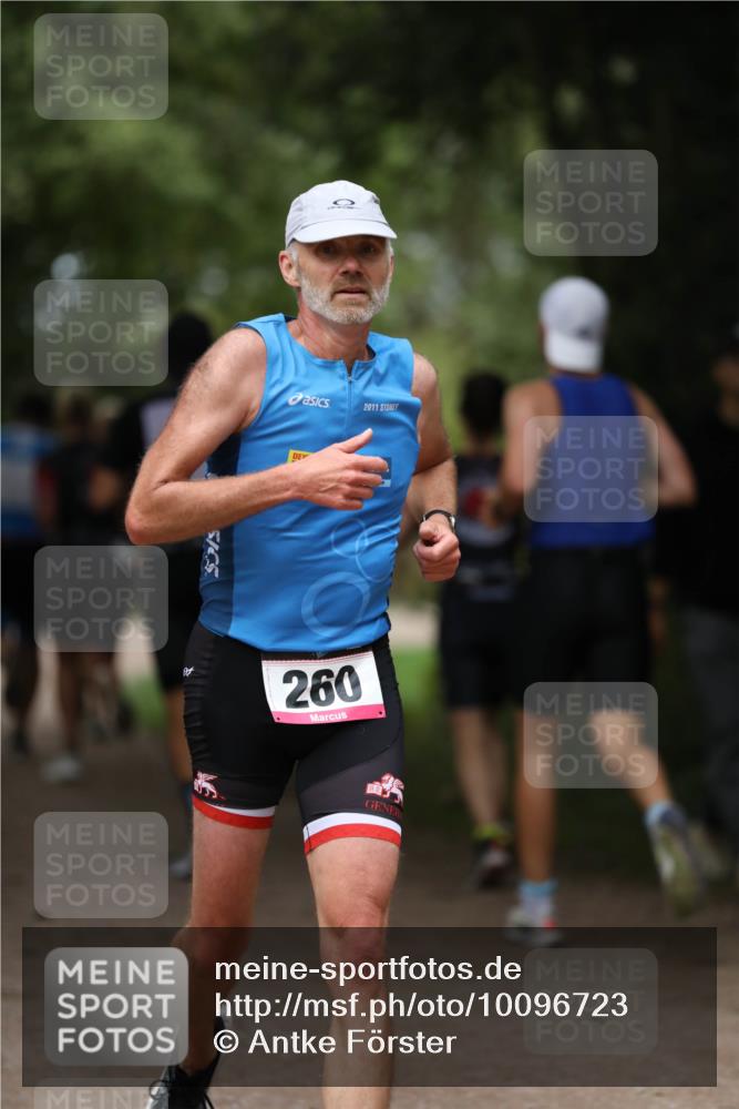 30.08.2026 - Elbe Triathlon Hamburg Antke Förster http://msf.ph/oto/10096723 30.08.2026 10:21:32 Laufen 2011, 260 meine-sportfotos.de