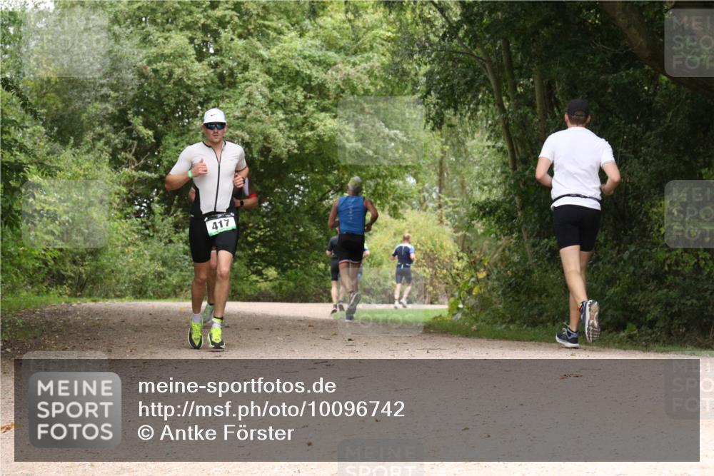 30.08.2026 - Elbe Triathlon Hamburg Antke Förster http://msf.ph/oto/10096742 30.08.2026 10:27:01 Laufen 417 meine-sportfotos.de