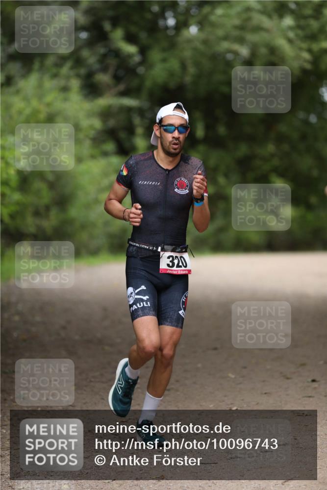 30.08.2026 - Elbe Triathlon Hamburg Antke Förster http://msf.ph/oto/10096743 30.08.2026 10:22:03 Laufen 320 meine-sportfotos.de