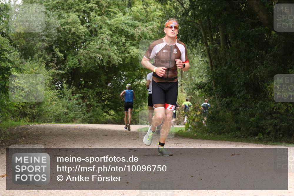 30.08.2026 - Elbe Triathlon Hamburg Antke Förster http://msf.ph/oto/10096750 30.08.2026 10:27:04 Laufen 33840 meine-sportfotos.de