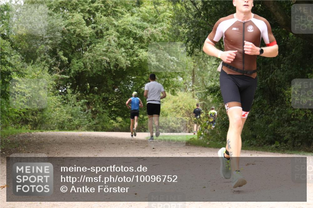 30.08.2026 - Elbe Triathlon Hamburg Antke Förster http://msf.ph/oto/10096752 30.08.2026 10:27:05 Laufen  meine-sportfotos.de