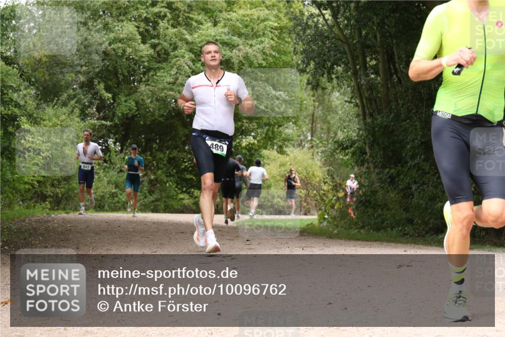 30.08.2026 - Elbe Triathlon Hamburg Antke Förster http://msf.ph/oto/10096762 30.08.2026 10:27:27 Laufen 841, 489 meine-sportfotos.de