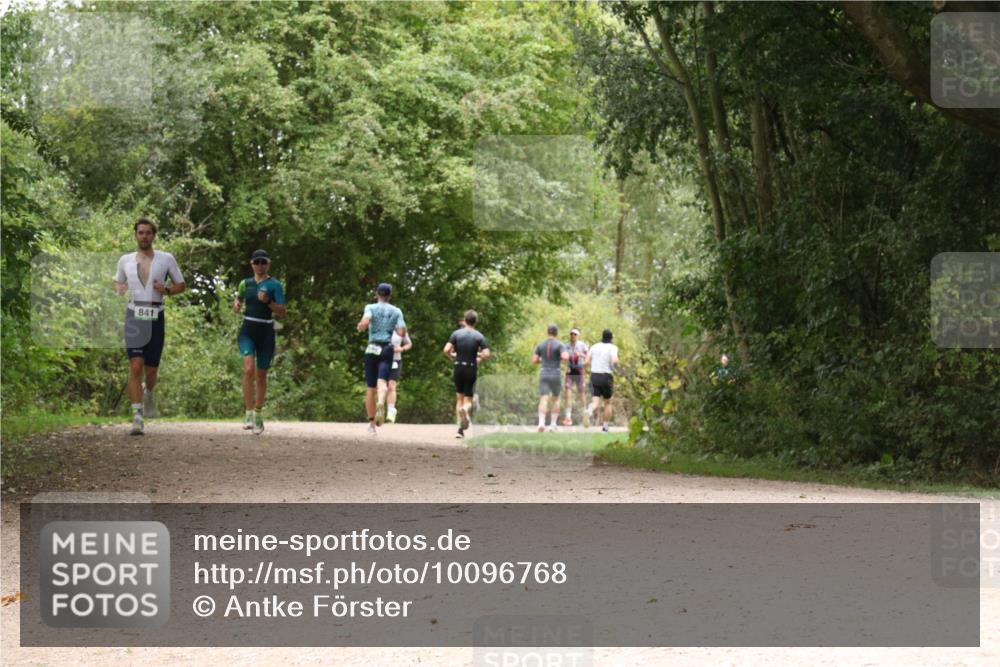 30.08.2026 - Elbe Triathlon Hamburg Antke Förster http://msf.ph/oto/10096768 30.08.2026 10:27:29 Laufen 841 meine-sportfotos.de