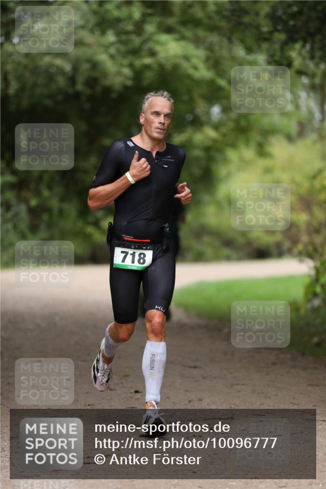 30.08.2026 - Elbe Triathlon Hamburg Antke Förster http://msf.ph/oto/10096777 30.08.2026 10:22:42 Laufen 718 meine-sportfotos.de