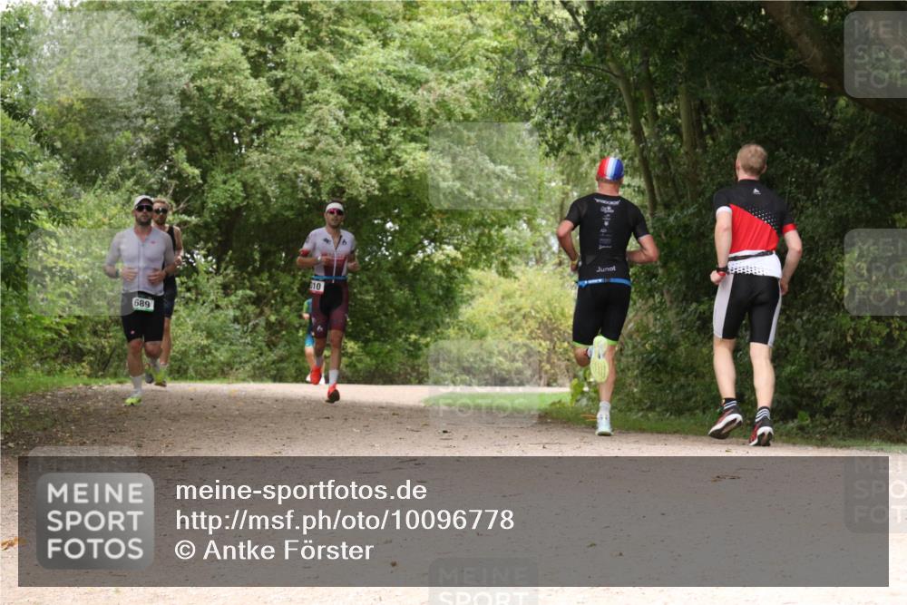 30.08.2026 - Elbe Triathlon Hamburg Antke Förster http://msf.ph/oto/10096778 30.08.2026 10:27:37 Laufen 689, 10 meine-sportfotos.de