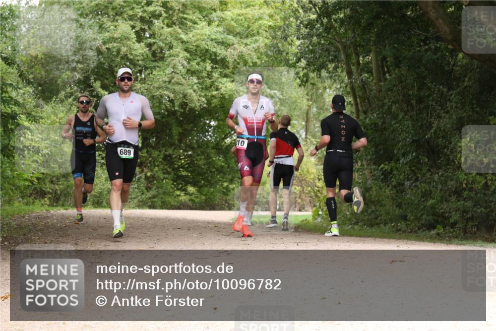 30.08.2026 - Elbe Triathlon Hamburg Antke Förster http://msf.ph/oto/10096782 30.08.2026 10:27:39 Laufen 689, 10 meine-sportfotos.de