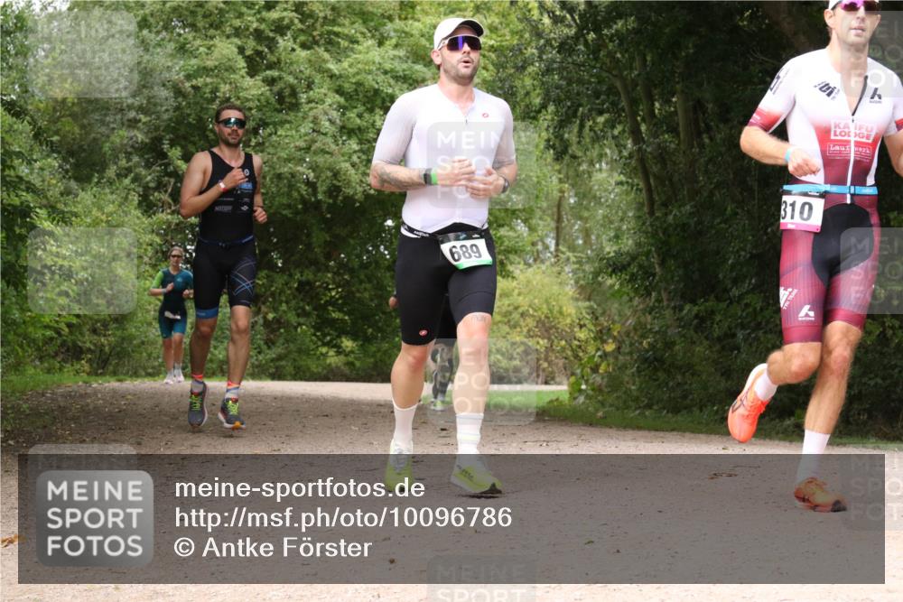 30.08.2026 - Elbe Triathlon Hamburg Antke Förster http://msf.ph/oto/10096786 30.08.2026 10:27:41 Laufen 0, 100, 689, 310 meine-sportfotos.de