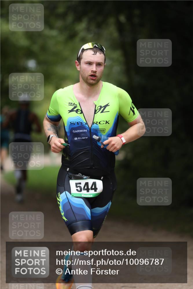 30.08.2026 - Elbe Triathlon Hamburg Antke Förster http://msf.ph/oto/10096787 30.08.2026 10:22:46 Laufen 70, 544 meine-sportfotos.de