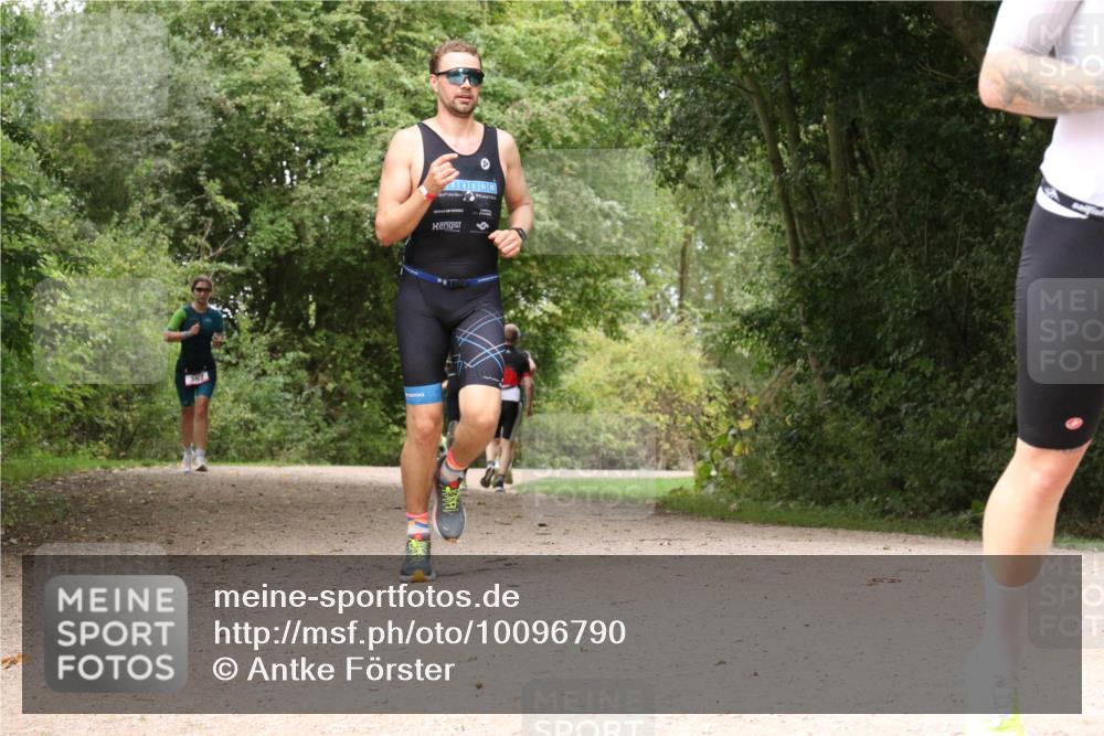 30.08.2026 - Elbe Triathlon Hamburg Antke Förster http://msf.ph/oto/10096790 30.08.2026 10:27:42 Laufen  meine-sportfotos.de
