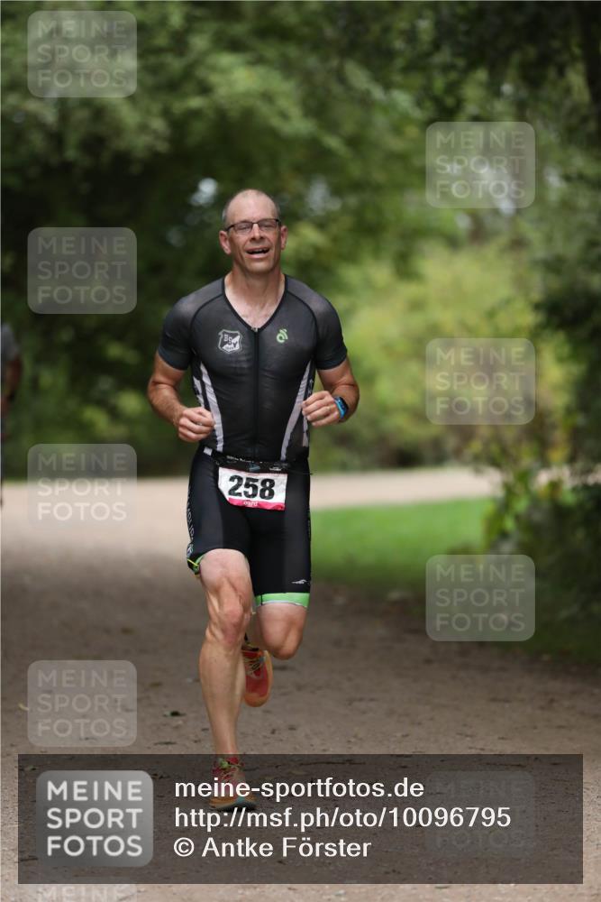 30.08.2026 - Elbe Triathlon Hamburg Antke Förster http://msf.ph/oto/10096795 30.08.2026 10:22:58 Laufen 258 meine-sportfotos.de