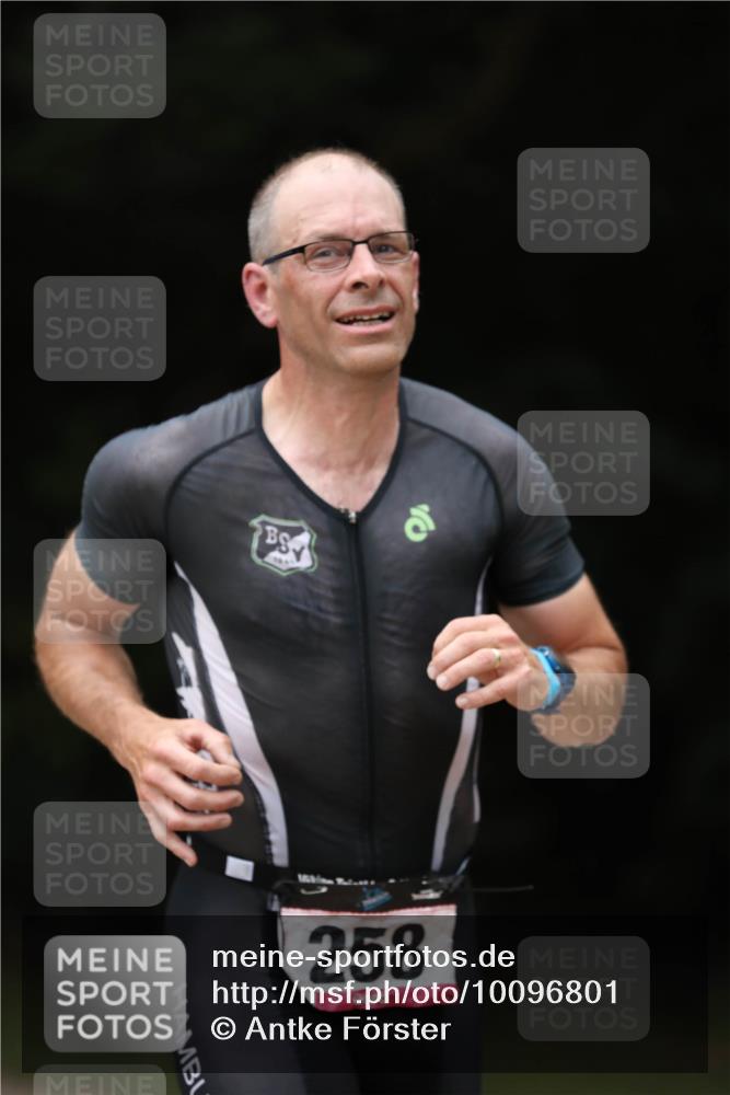 30.08.2026 - Elbe Triathlon Hamburg Antke Förster http://msf.ph/oto/10096801 30.08.2026 10:23:00 Laufen 258 meine-sportfotos.de