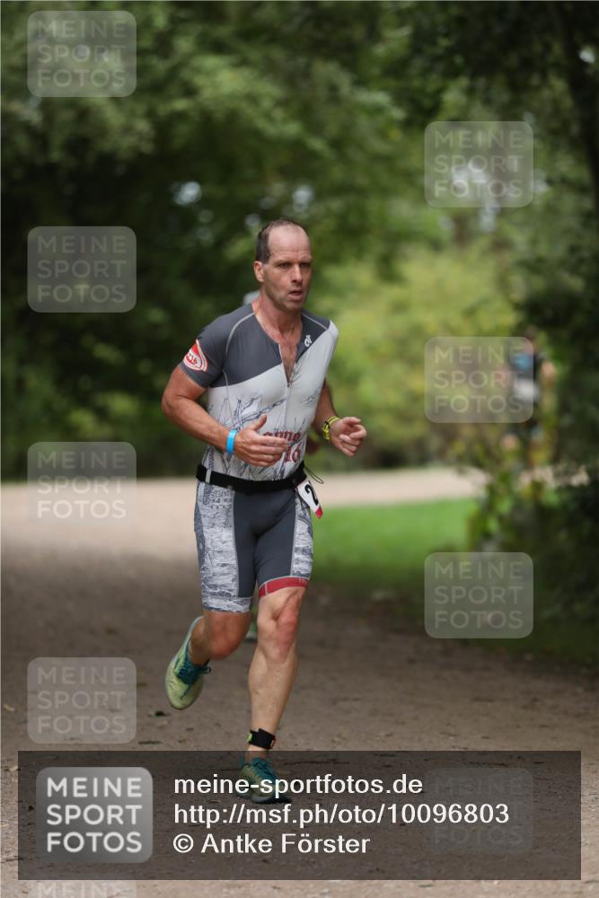 30.08.2026 - Elbe Triathlon Hamburg Antke Förster http://msf.ph/oto/10096803 30.08.2026 10:23:02 Laufen  meine-sportfotos.de