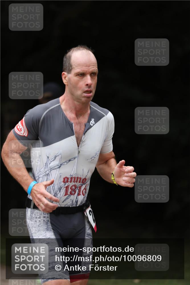 30.08.2026 - Elbe Triathlon Hamburg Antke Förster http://msf.ph/oto/10096809 30.08.2026 10:23:04 Laufen 16, 1816 meine-sportfotos.de
