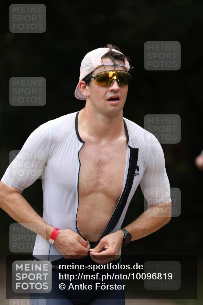 30.08.2026 - Elbe Triathlon Hamburg Antke Förster http://msf.ph/oto/10096819 30.08.2026 10:23:16 Laufen  meine-sportfotos.de