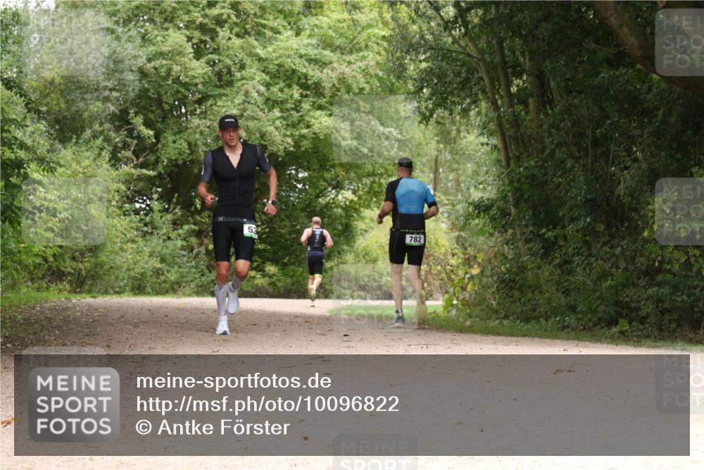 30.08.2026 - Elbe Triathlon Hamburg Antke Förster http://msf.ph/oto/10096822 30.08.2026 10:28:00 Laufen 53, 782 meine-sportfotos.de