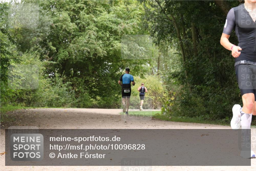 30.08.2026 - Elbe Triathlon Hamburg Antke Förster http://msf.ph/oto/10096828 30.08.2026 10:28:03 Laufen 782 meine-sportfotos.de