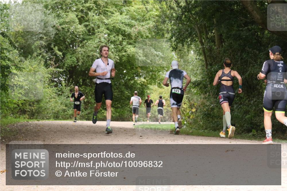 30.08.2026 - Elbe Triathlon Hamburg Antke Förster http://msf.ph/oto/10096832 30.08.2026 10:28:23 Laufen 567, 521 meine-sportfotos.de