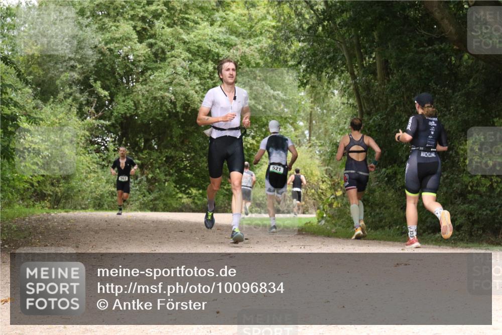 30.08.2026 - Elbe Triathlon Hamburg Antke Förster http://msf.ph/oto/10096834 30.08.2026 10:28:23 Laufen 567, 521 meine-sportfotos.de