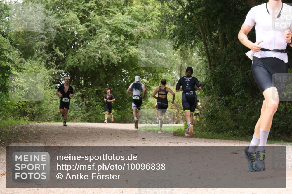 30.08.2026 - Elbe Triathlon Hamburg Antke Förster http://msf.ph/oto/10096838 30.08.2026 10:28:25 Laufen 521, 567 meine-sportfotos.de