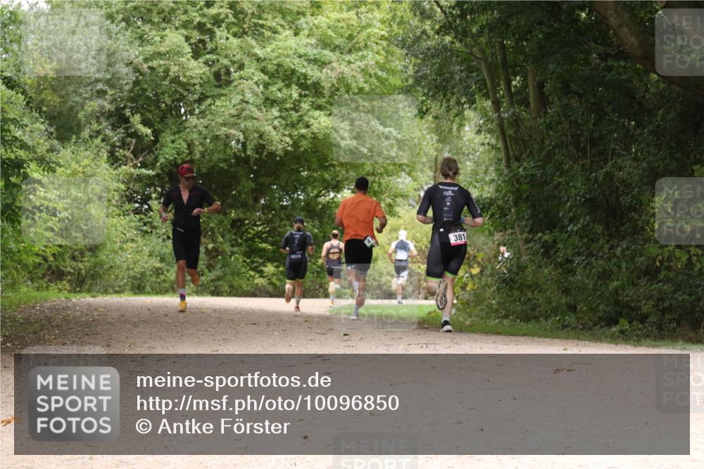 30.08.2026 - Elbe Triathlon Hamburg Antke Förster http://msf.ph/oto/10096850 30.08.2026 10:28:31 Laufen 381 meine-sportfotos.de