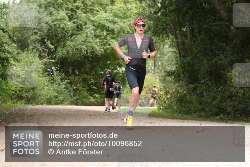 30.08.2026 - Elbe Triathlon Hamburg Antke Förster http://msf.ph/oto/10096852 30.08.2026 10:28:34 Laufen 3 meine-sportfotos.de